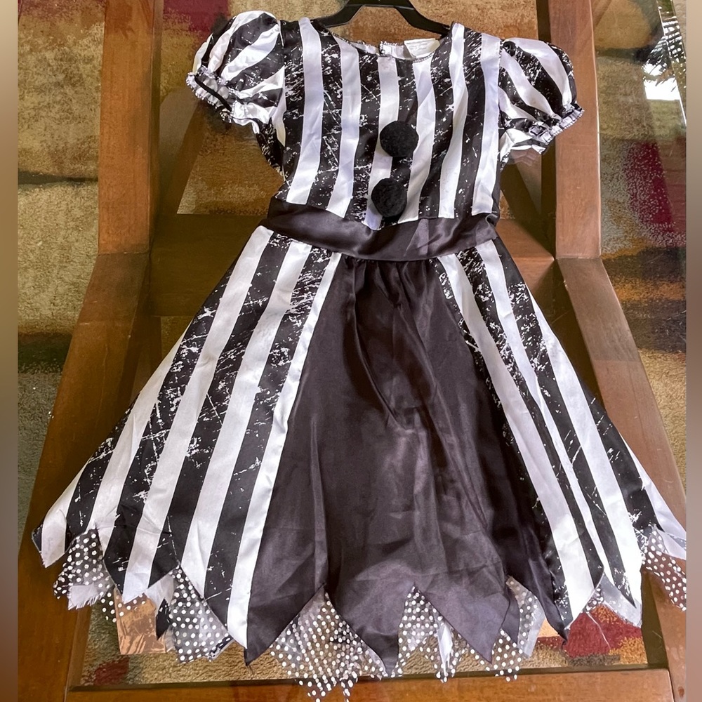 Girls Halloween costume size 8-10